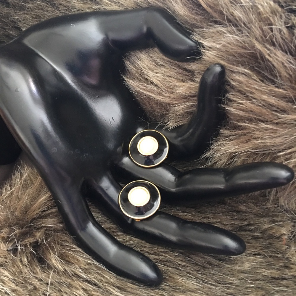 Vintage gold tone black enamel pearl clip earrings